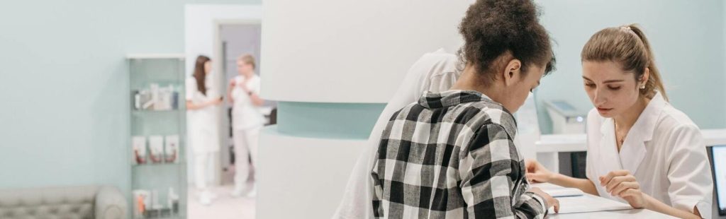 L’urologia analizza, previene e cura problemi renali, vescicali, prostatici e genitali, migliorando la qualità della vita del paziente.